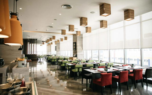 Holiday Inn & Suites Jakarta Gajah Mada by IHG