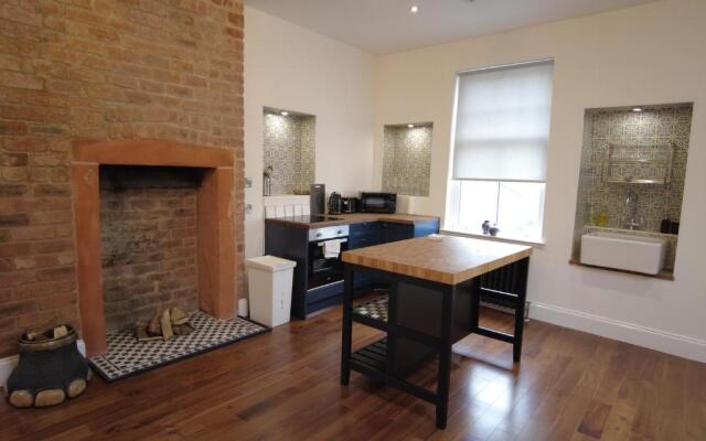 The Bards Loft, Large Studio Apartment