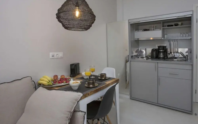 Ermou Stylish Suites by GHH