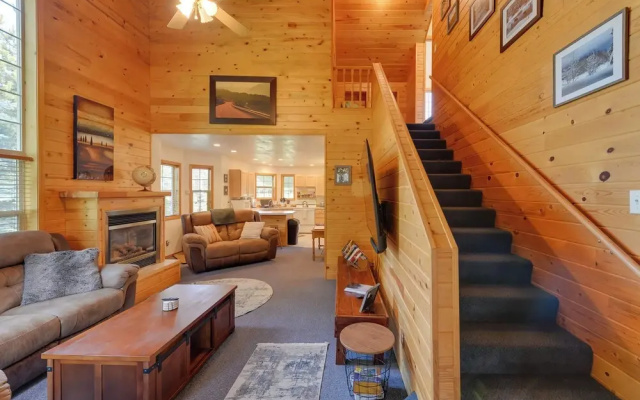 Quiet Island Park Family Home Near Yellowstone!