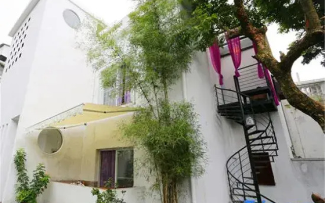 Nahai Villa Garden Hostel