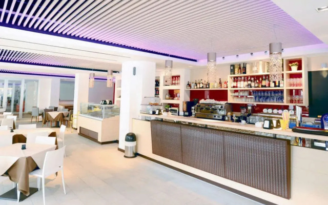 Residence Village (CLL240)