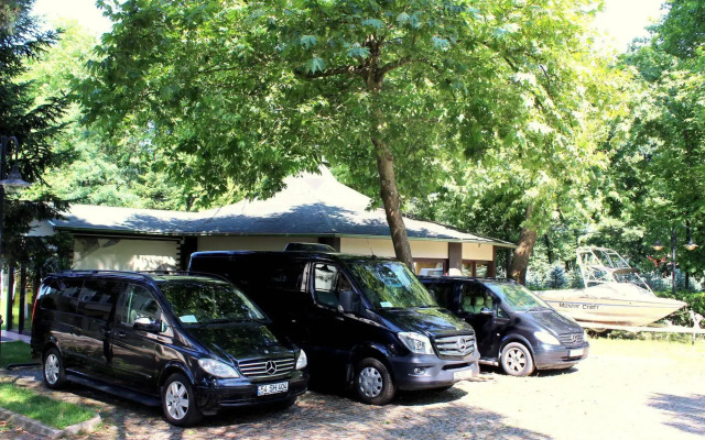 Lale Hotel