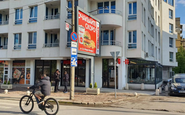 Colonel apartment 956