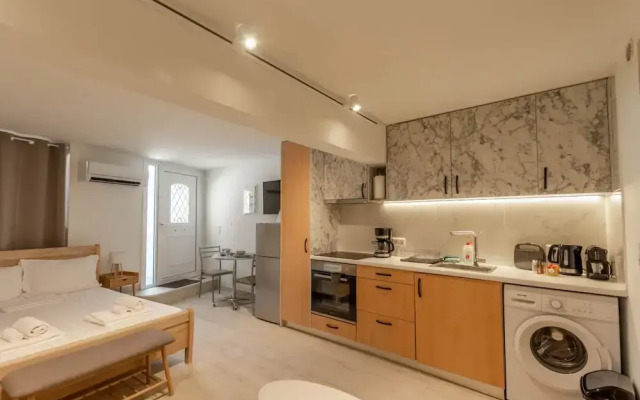 Athens Plaka Family Suites