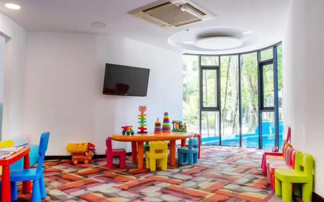 Courtyard Phuket at Surin Beach