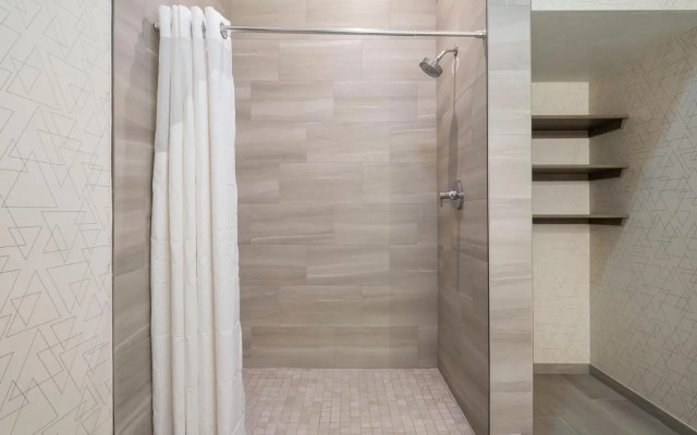 Holiday Inn Exp Meadville I-79 Exit 147a