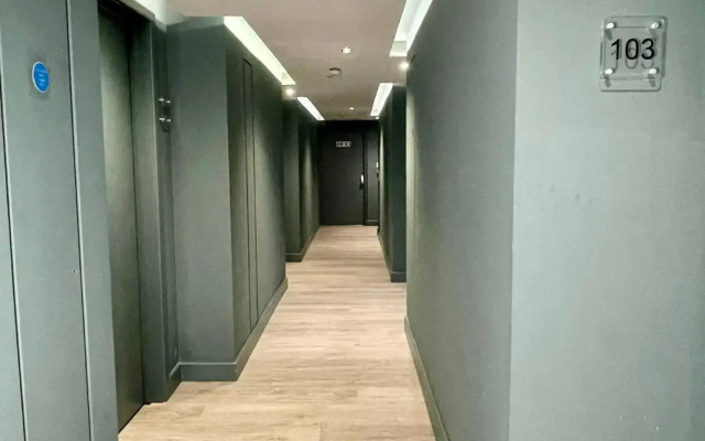Axiom Park Hotel
