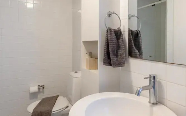 Premium 2BR CBD Apartment With River View Balcony