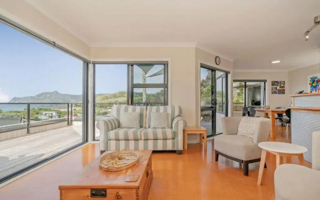 The Glass House - Kuaotunu Holiday Home