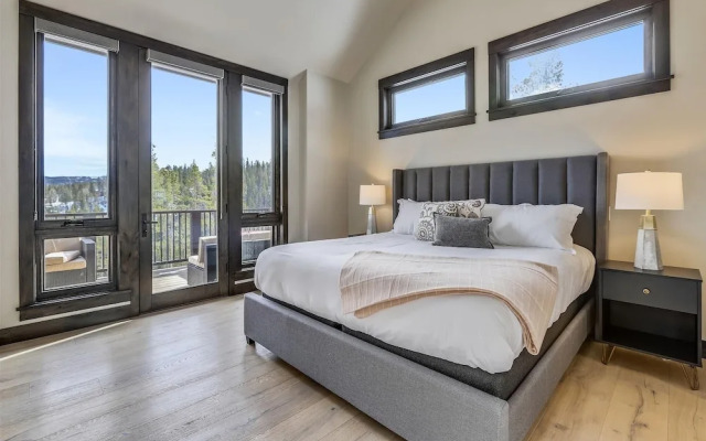 Barton Creek Vista 6 Bedroom Home