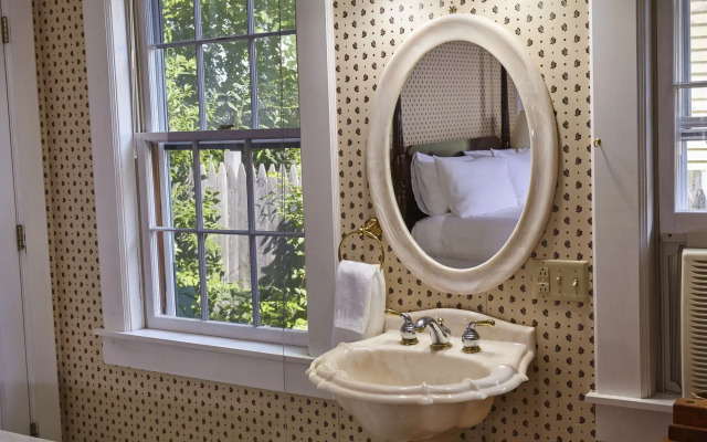 Andrie Rose Inn