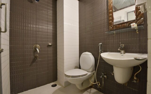 OYO 3311 Hotel Apple 9