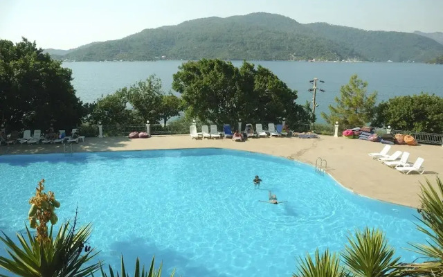 Club Bellamare Beach