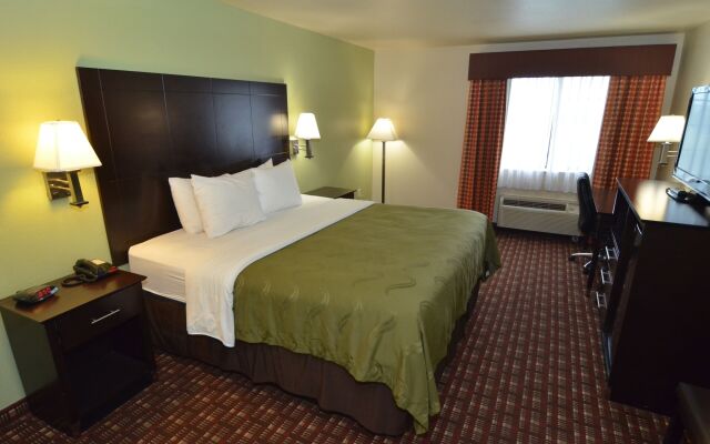 Quality Inn near SeaWorld - Lackland