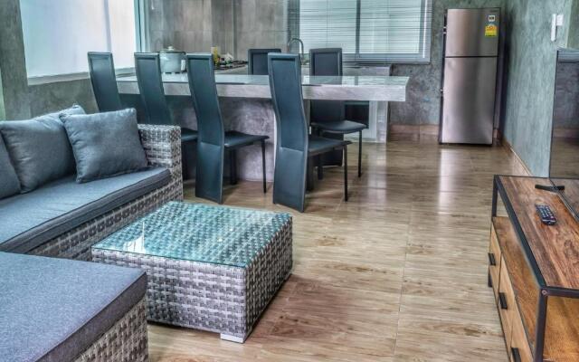 Tropical Living in Modern Villa Lancelot