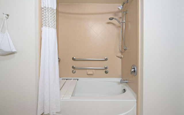 Hampton Inn & Suites Bakersfield/Hwy 58, CA