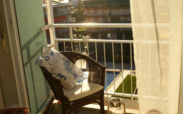 Oasis Close Barcelona Pool Tennis Beach