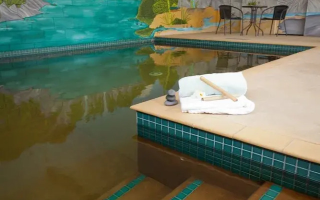 18th Avenue Thermal Motel