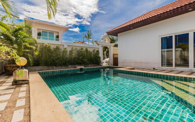 Majestic Pool Villa by Pattaya Sunny Rentals