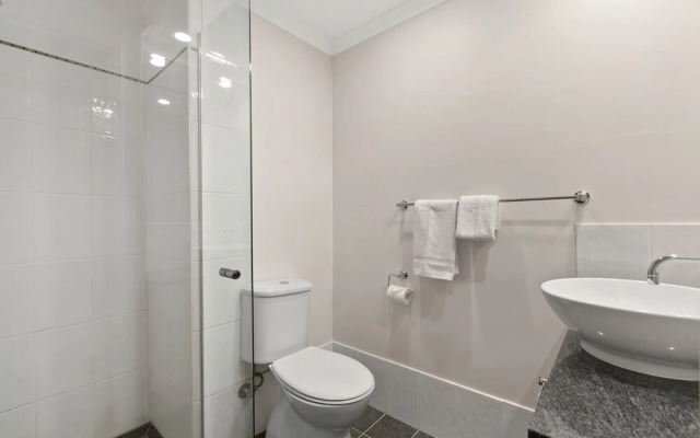 Beachfront Apt In Alamanda Beachfront Resort 25