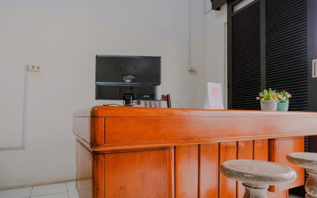 OYO 1976 Omah Kost Family