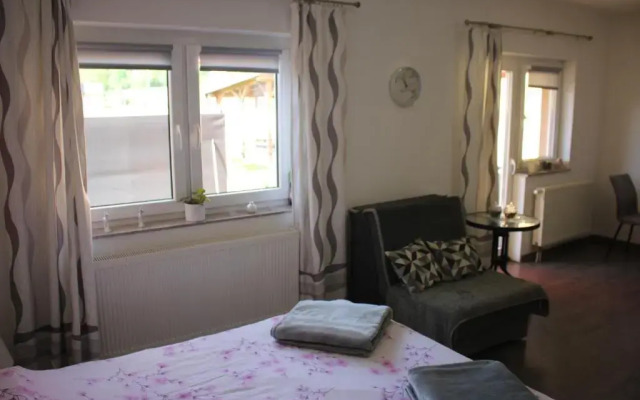 Studio Apartments Adian