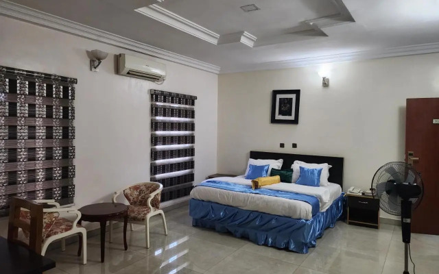 Nue Crest Hotel
