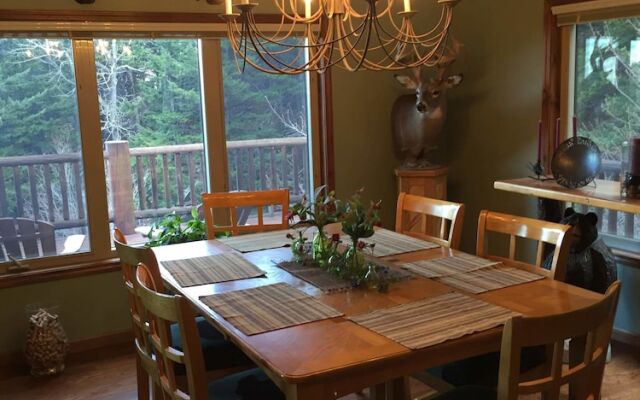 Two Bears Inn Bed & Breakfast