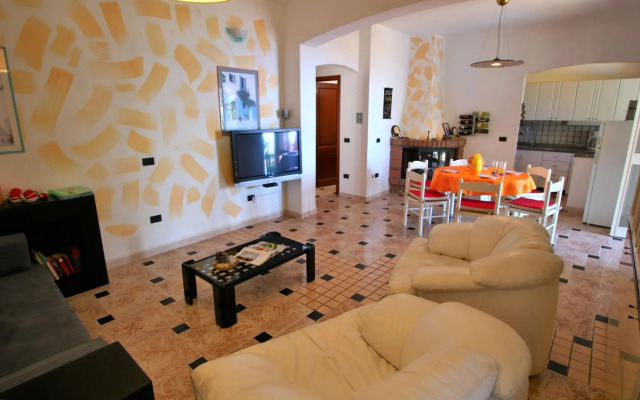 Cozy Holiday Home in Ricadi near Sea