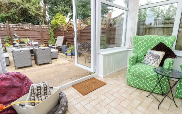 1 Westwood Close