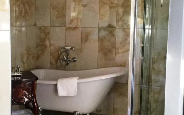 Chateau De La Fontenelle