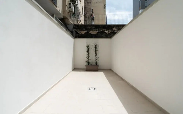The Urban Nest White and Grey