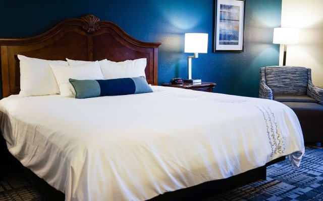 Best Western Plus Dubuque Hotel & Conference Center