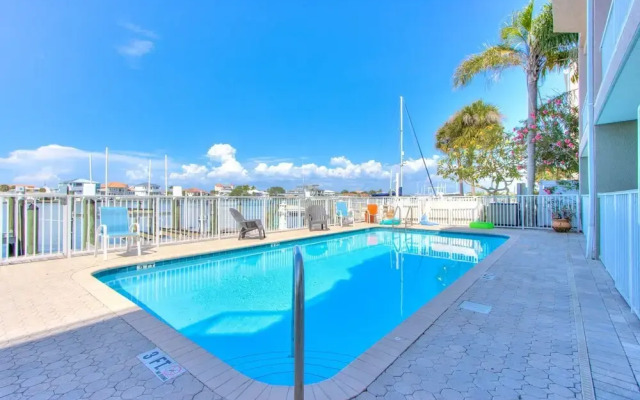 Bayway Luxury Townhome 4 Bedroom Townhouse by RedAwning