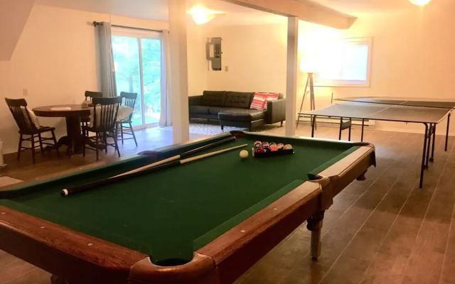 Beautiful Lakeside House Near Camelback