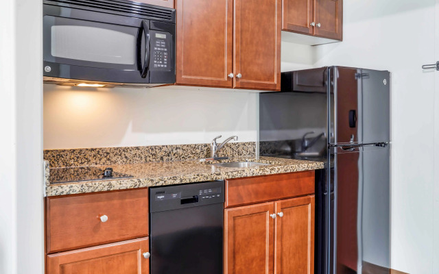 Days Inn & Suites by Wyndham Sherwood Park Edmonton