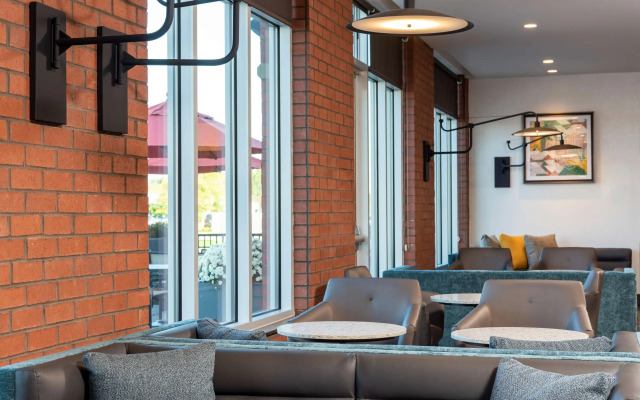 Hyatt Place Flint / Grand Blanc