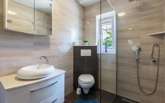 Stunning Home in Labin With Wifi and 5 Bedrooms