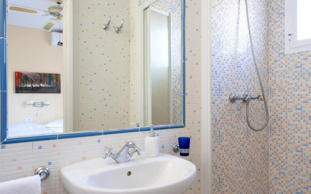 2BR Garden Apartment Albamar