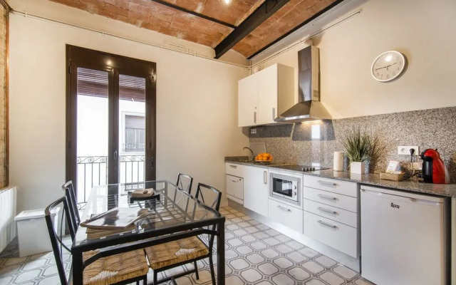 Happy People Gaudi Sant Pau Apartments