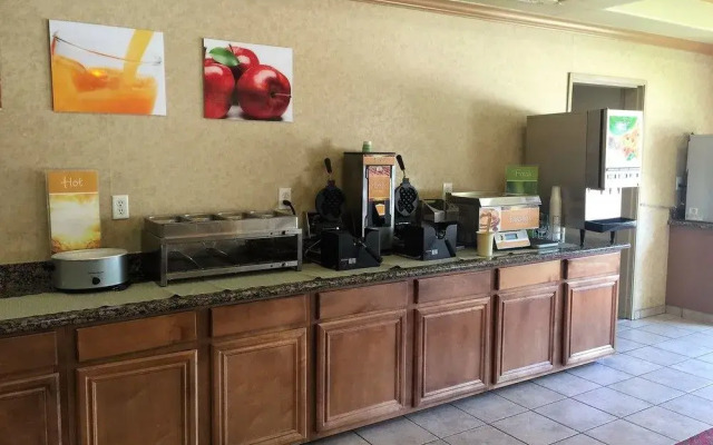Comfort Inn & Suites Lubbock (Ex Quality Inn And Suites Lubbock)