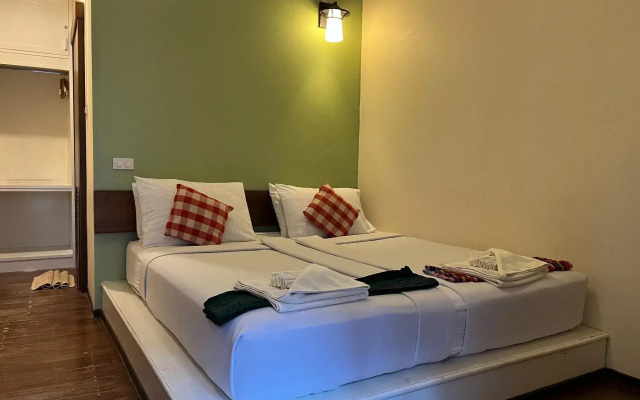 Thanicha Resort Amphawa