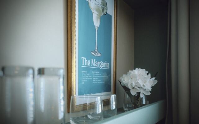 Peninsula Bed & Cocktails