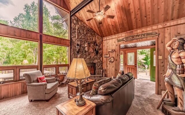 Paradise on the River by Vtrips