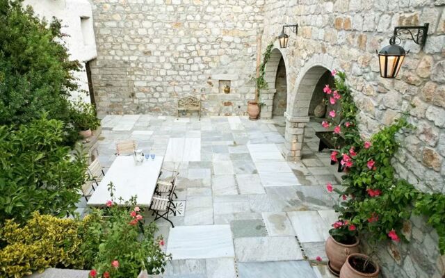 Stunning, 4 Bedroom House On Patmos With Beautiful Sea Views 1.5Km Fro