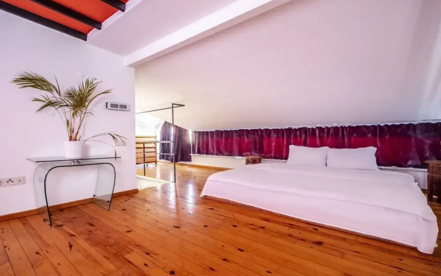 Authentic Flat With Excellent Location in Beyoglu