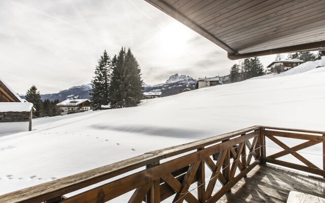 Cortina Lodge Stunning View R&R