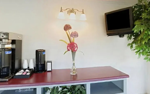 Daybreak Suites Extended Stay - Dothan
