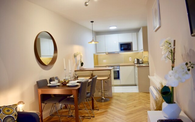 Modern 2 Bedroom Dublin Apartment with Balcony